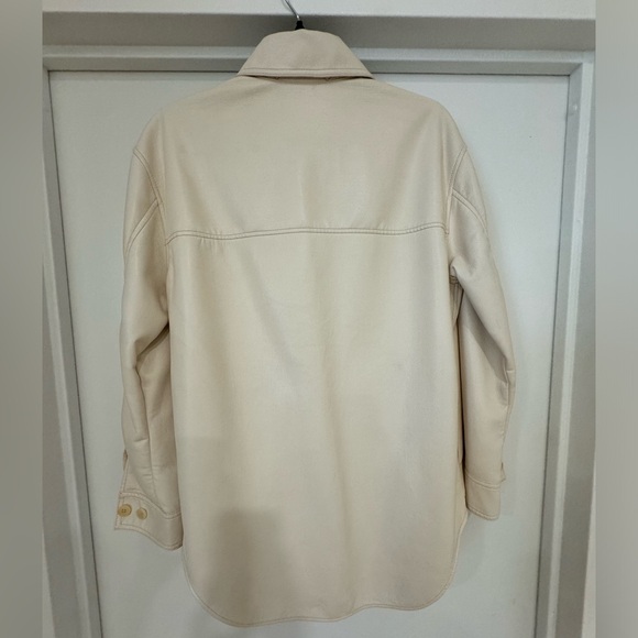 Aritzia Wilfred The Ganna™ Cream Vegan Leather Shirt Jacket Size Small - Picture 3 of 7